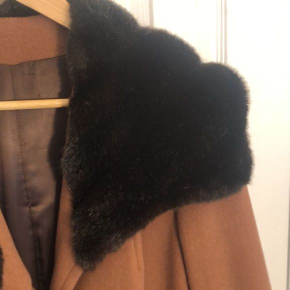 VINTAGE MARY LANE WINTER COAT MUST BE AUTHENTICATED Fur collar /cuffs 50 yr old. - Picture 6 of 15